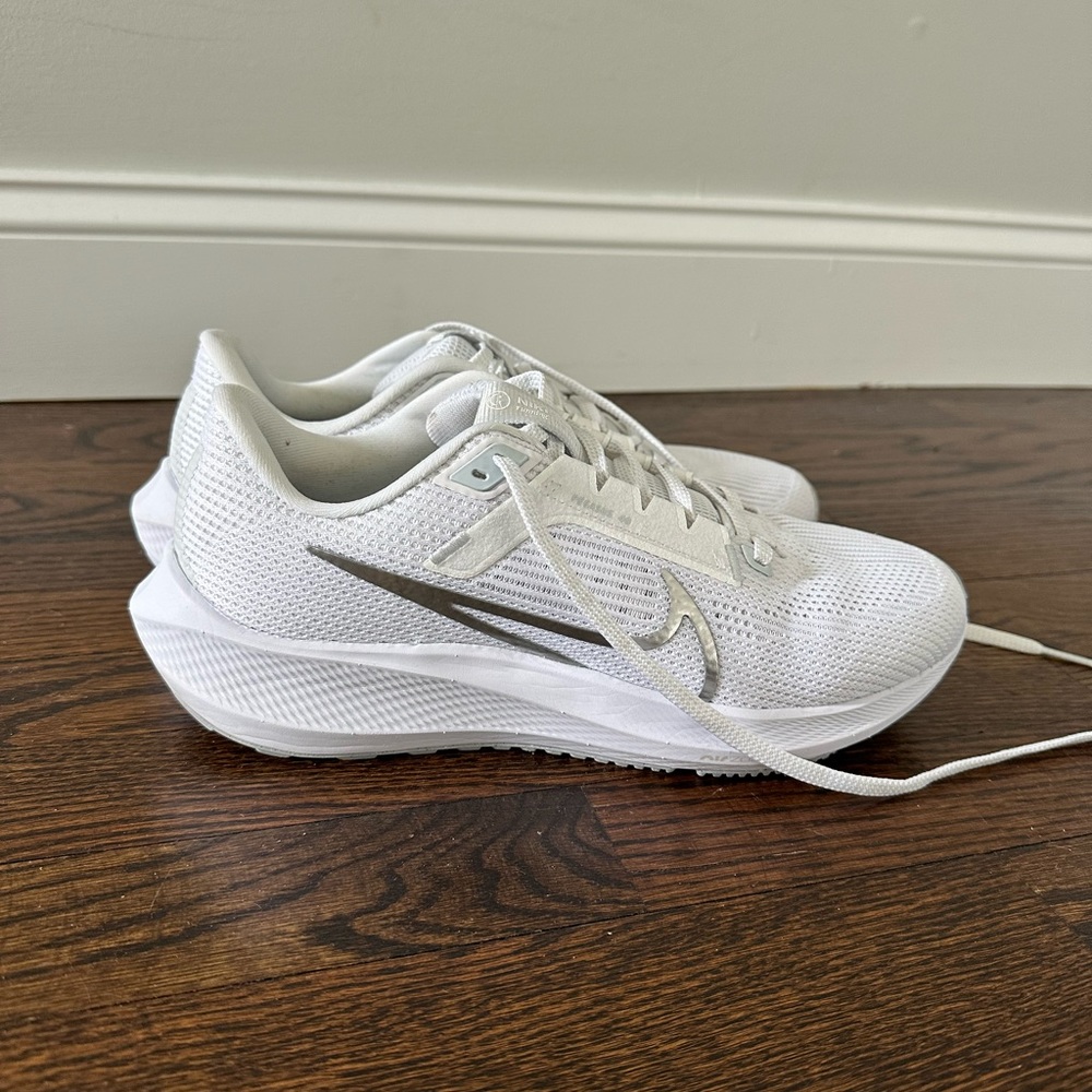 Nike Pegasus 40 sz 9.5 like new